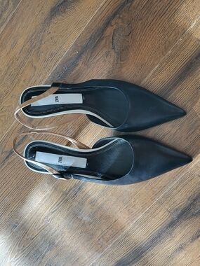ZARA Black Pointed Slingback Heels. Metal Trim. Size 10(41)